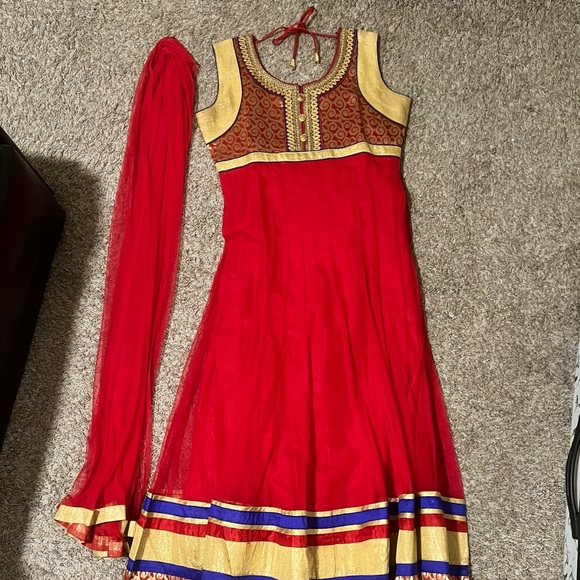 Red anarkali salwar - Picture 1 of 3
